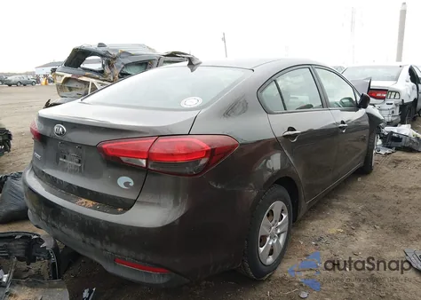 2017 Kia Forte Lx z USA, uszkodzony, nr VIN 3KPFK4A75HE109788
